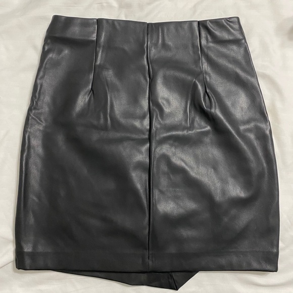 Black faux leather skirt. - Picture 2 of 2